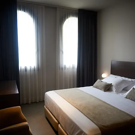 Boutique Les Clarisses 4* Vic